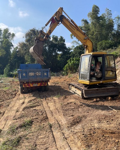 南投整地, 南投小山貓(鏟土機,推土機)整地