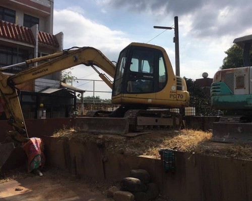 南投整地, 南投小山貓(鏟土機,推土機)整地